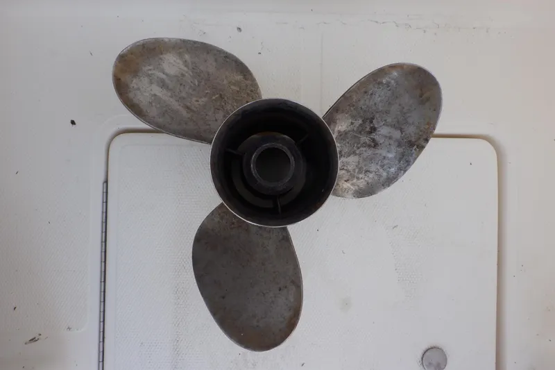 Slide: The Image of Propeller of 2015 Seaswirl Striper 220 Walkaround boat on white surface. - 35