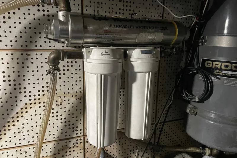 Slide: The Image of Ultraviolet water sterilizer system with dual filters, Cheer Men PT 38 Europa, 1981 model. - 56