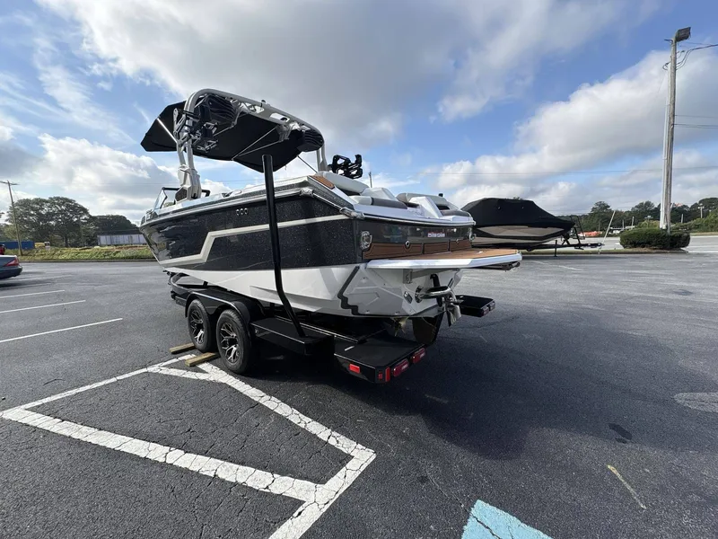 Slide: The Image of Nautique Super Air Nautique GS22 2026 - 16