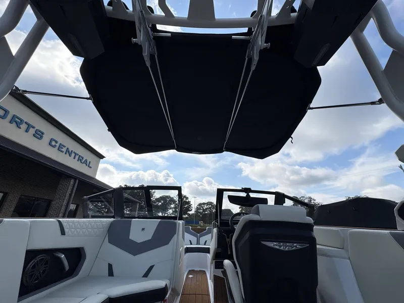 Slide: The Image of Nautique Super Air Nautique GS22 2026 - 21