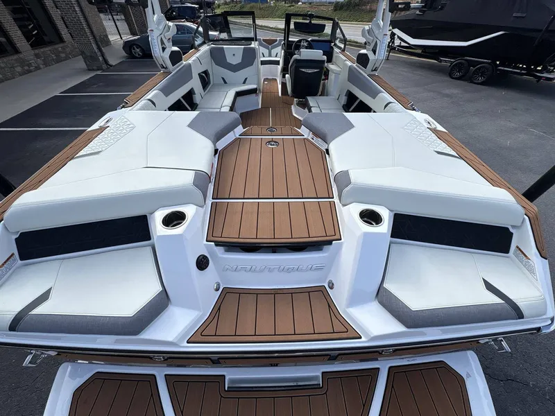 Slide: The Image of Nautique Super Air Nautique GS22 2026 - 24