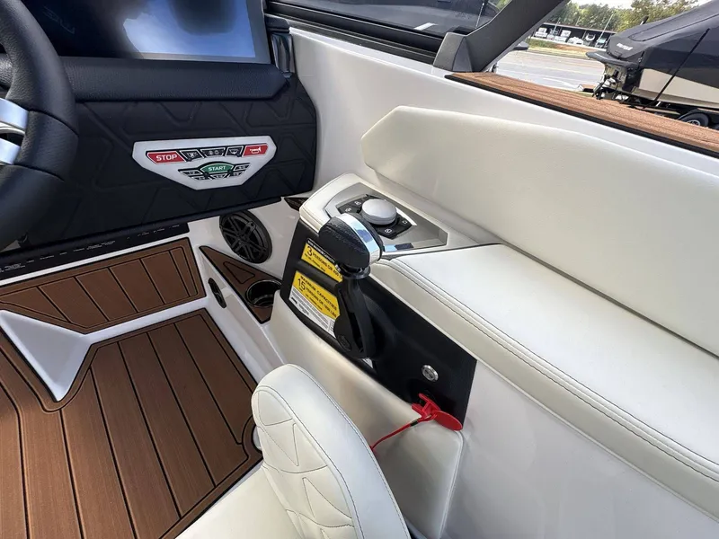 Slide: The Image of Nautique Super Air Nautique GS22 2026 - 38