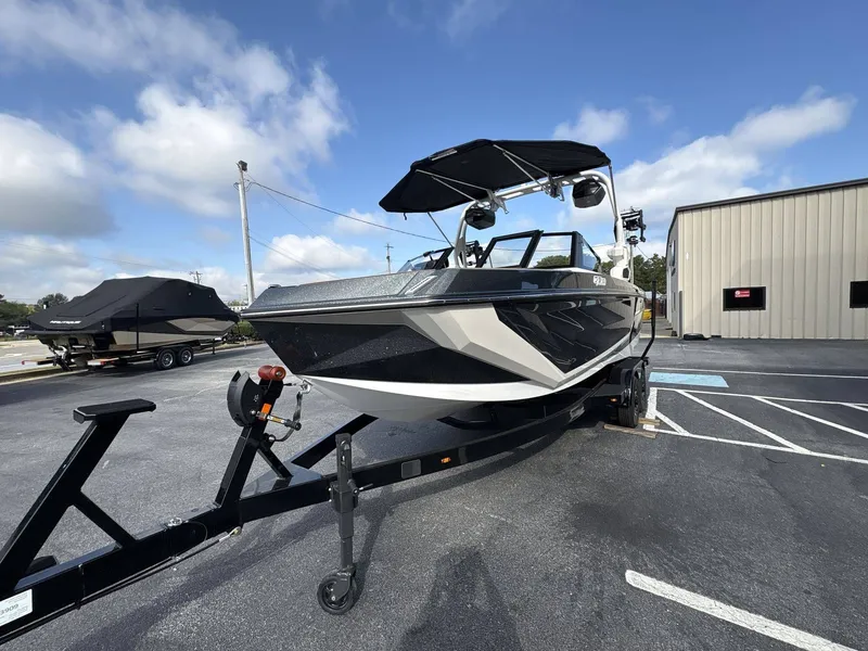 Slide: The Image of Nautique Super Air Nautique GS22 2026 - 6