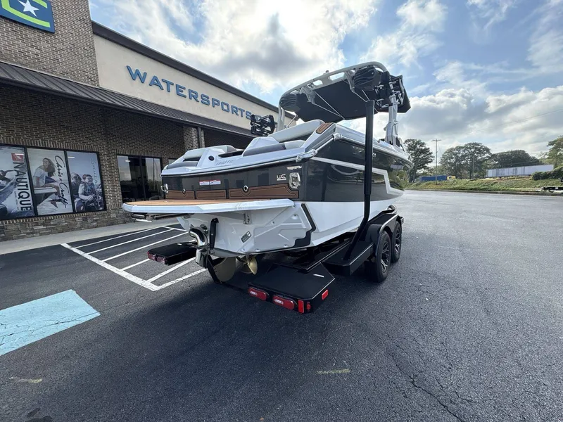Slide: The Image of Nautique Super Air Nautique GS22 2026 - 9