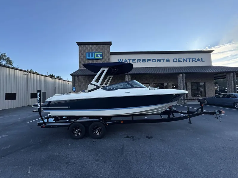 The Image of Chris-Craft Sportster 25 MR 2026 - 1