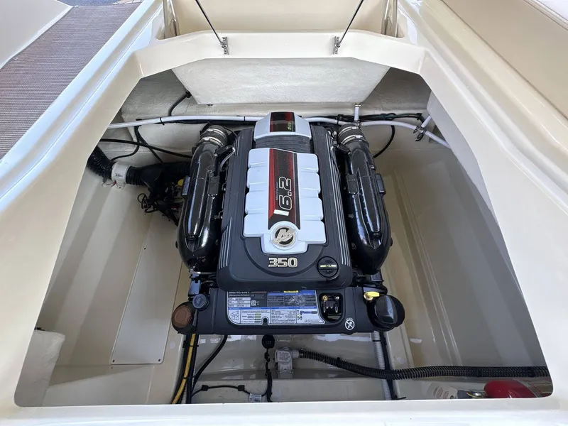 Slide: The Image of Chris-Craft Sportster 25 MR 2026 - 14