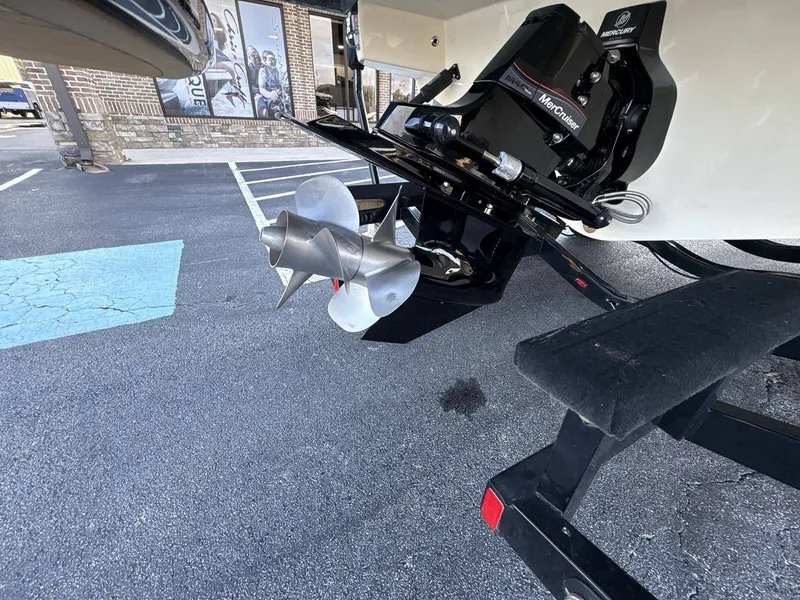 Slide: The Image of Chris-Craft Sportster 25 MR 2026 - 17