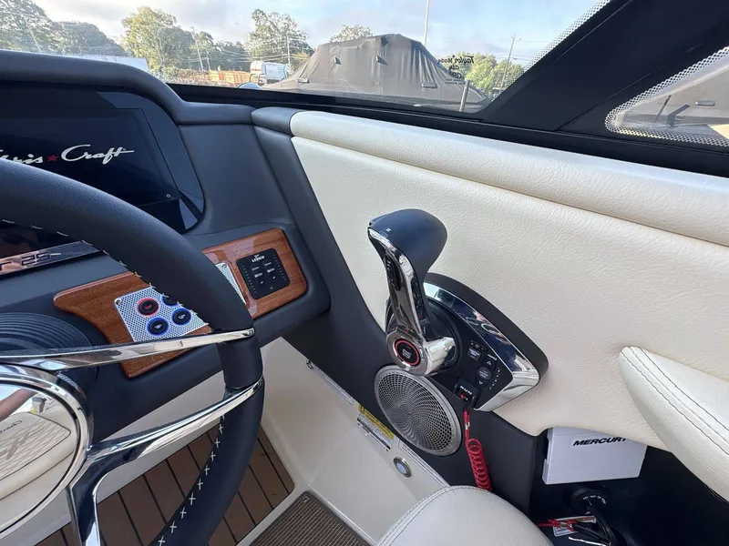 Slide: The Image of Chris-Craft Sportster 25 MR 2026 - 24