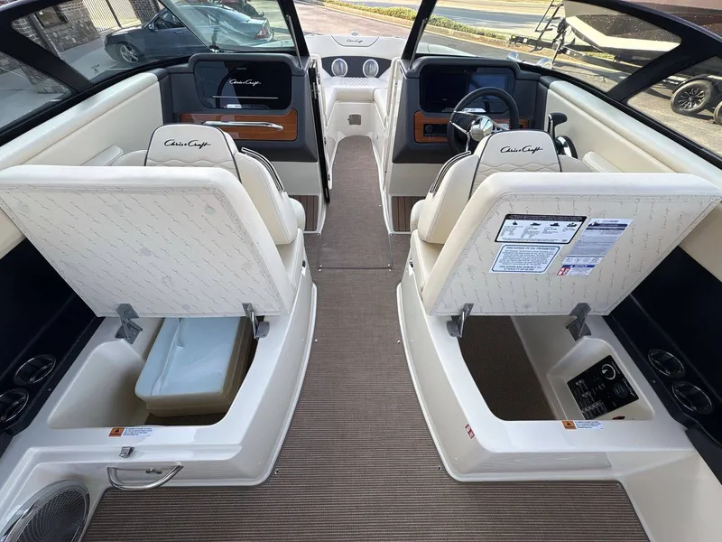 Slide: The Image of Chris-Craft Sportster 25 MR 2026 - 31