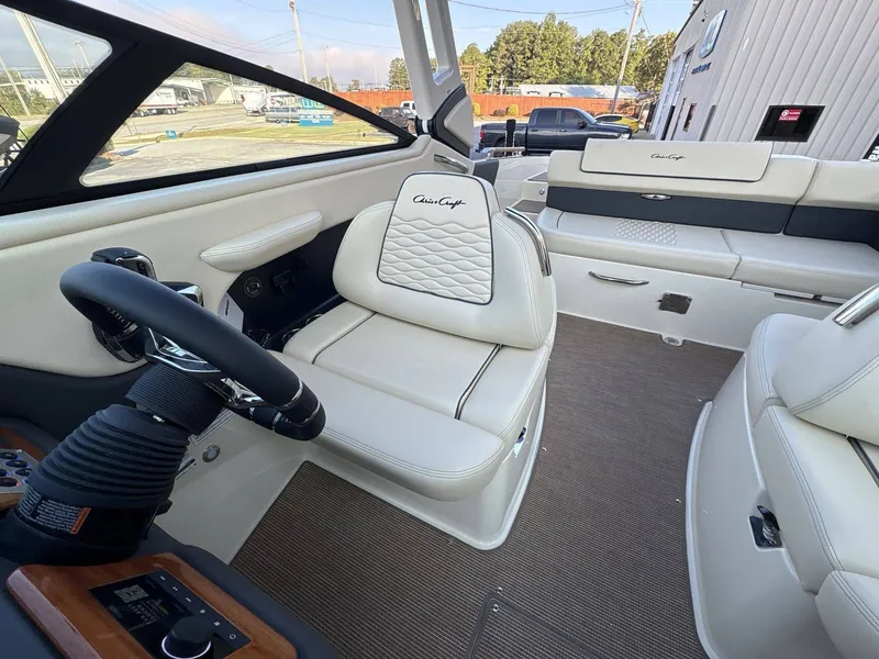 Slide: The Image of Chris-Craft Sportster 25 MR 2026 - 33