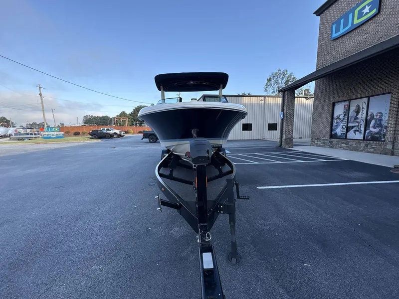 Slide: The Image of Chris-Craft Sportster 25 MR 2026 - 5