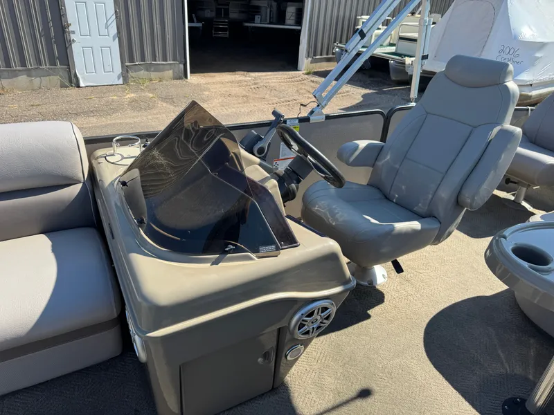 Slide: The Image of Premier 201 Gemini Fish 'n Cruise Pontoon 2011 - 15