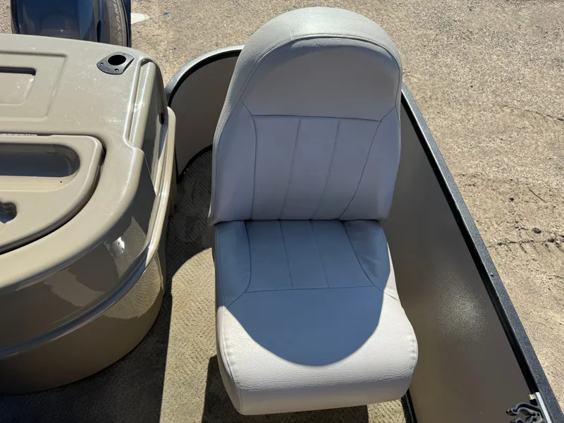 Slide: The Image of Premier 201 Gemini Fish 'n Cruise Pontoon 2011 - 31