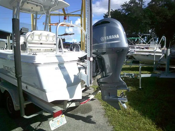 Slide: The Image of Robalo 226 Cayman 2019 - 8