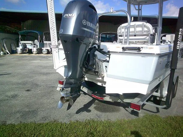 Slide: The Image of Robalo 226 Cayman 2019 - 9