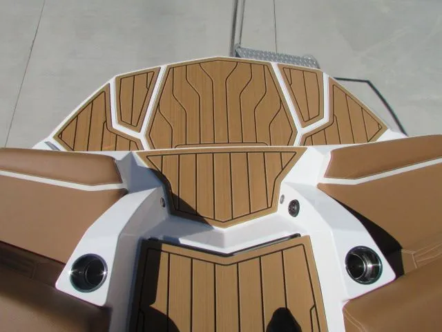 Slide: The Image of Nautique G23 2026 - 3