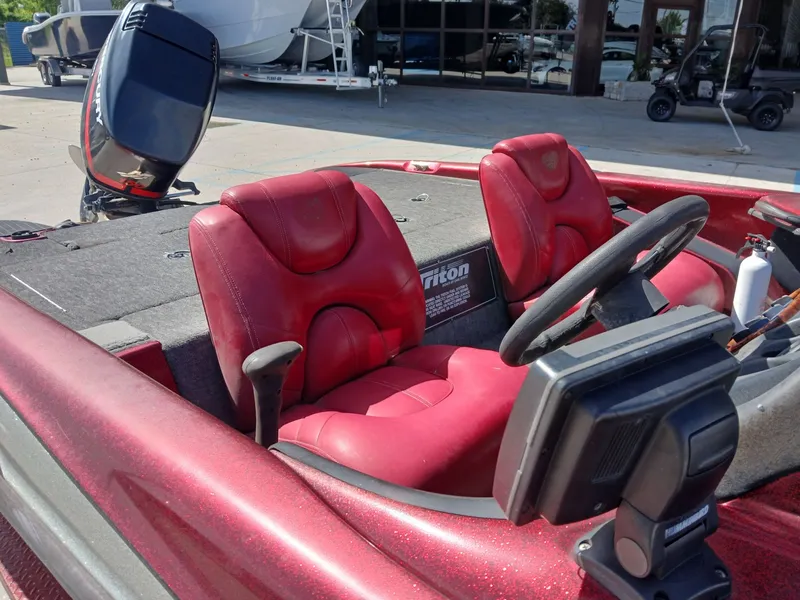 Slide: The Image of Triton Tr-19 2001 - 12