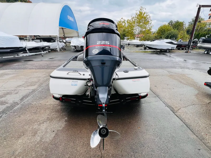 Slide: The Image of Skeeter ZX225 2011 - 12