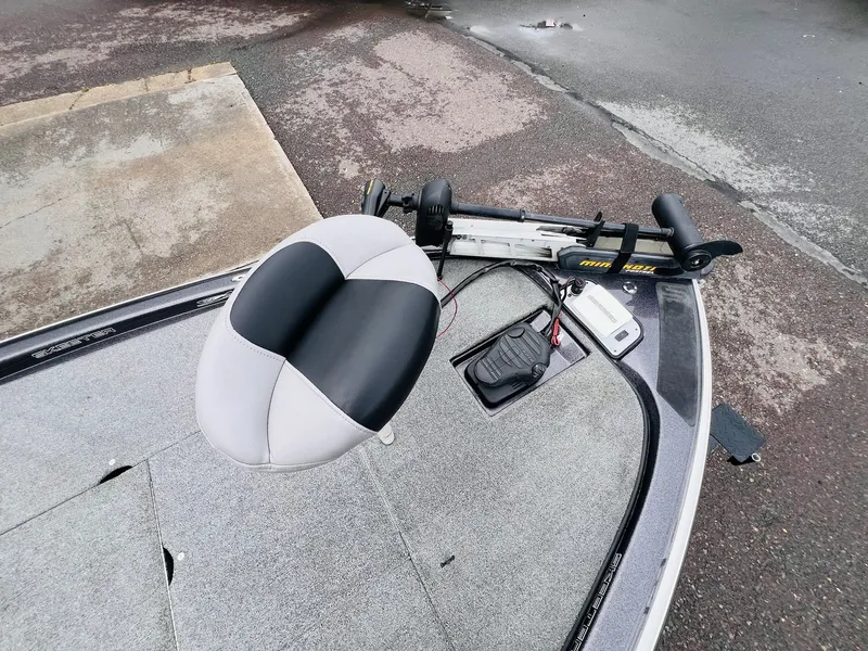 Slide: The Image of Skeeter ZX225 2011 - 13