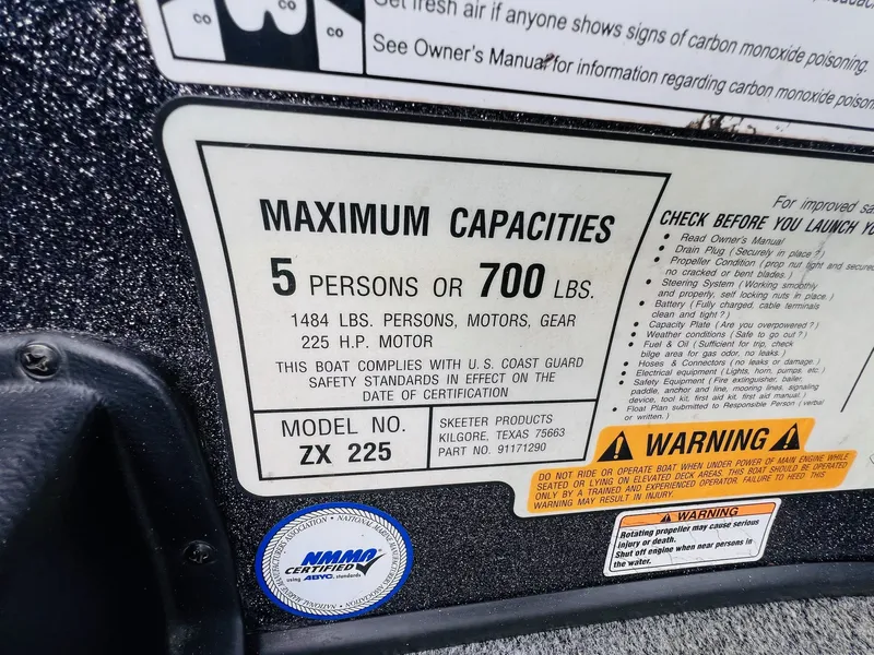 Slide: The Image of Skeeter ZX225 2011 - 14