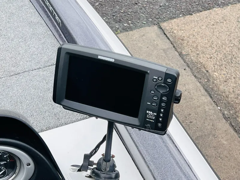 Slide: The Image of Skeeter ZX225 2011 - 17