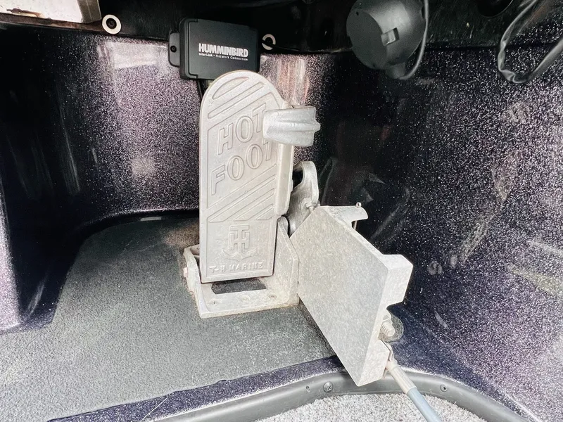 Slide: The Image of Skeeter ZX225 2011 - 33