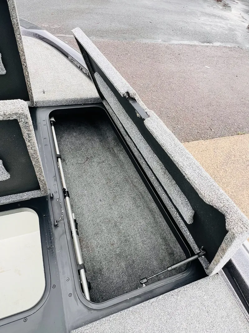 Slide: The Image of Skeeter ZX225 2011 - 35