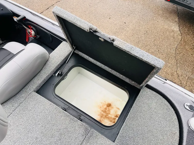 Slide: The Image of Skeeter ZX225 2011 - 38