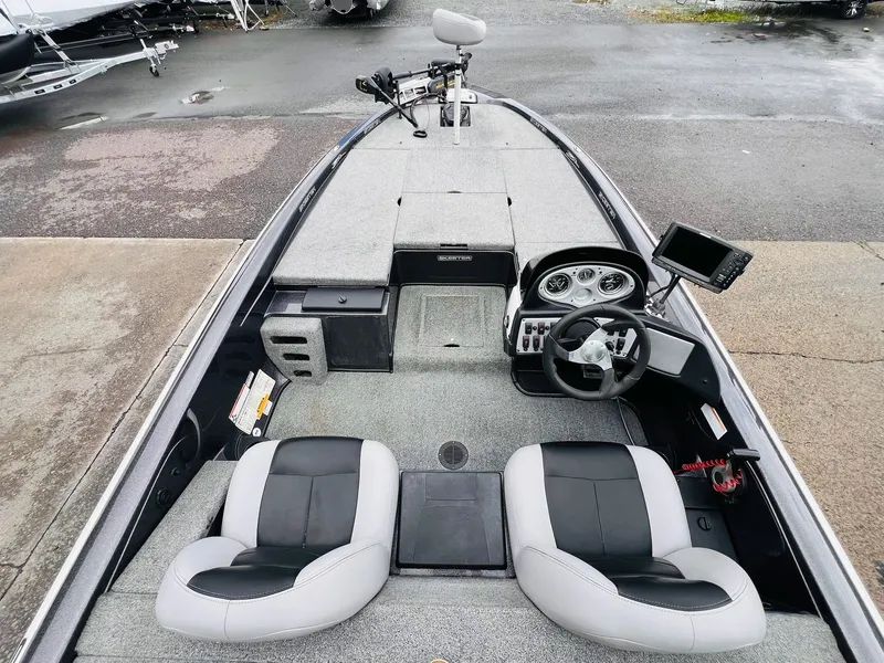 Slide: The Image of Skeeter ZX225 2011 - 40