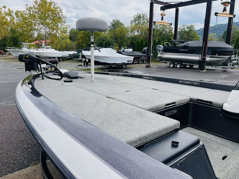 Slide: The Image of Skeeter ZX225 2011 - 41