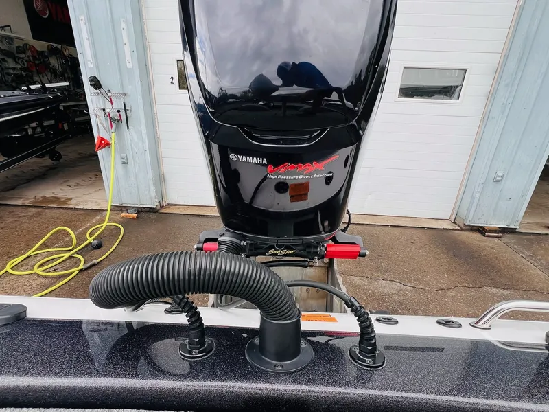 Slide: The Image of Skeeter ZX225 2011 - 5