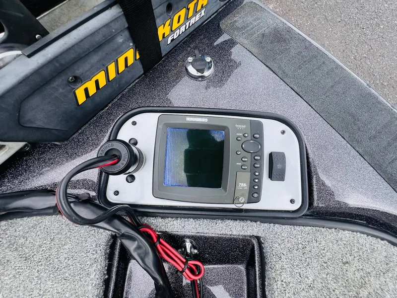 Slide: The Image of Skeeter ZX225 2011 - 9