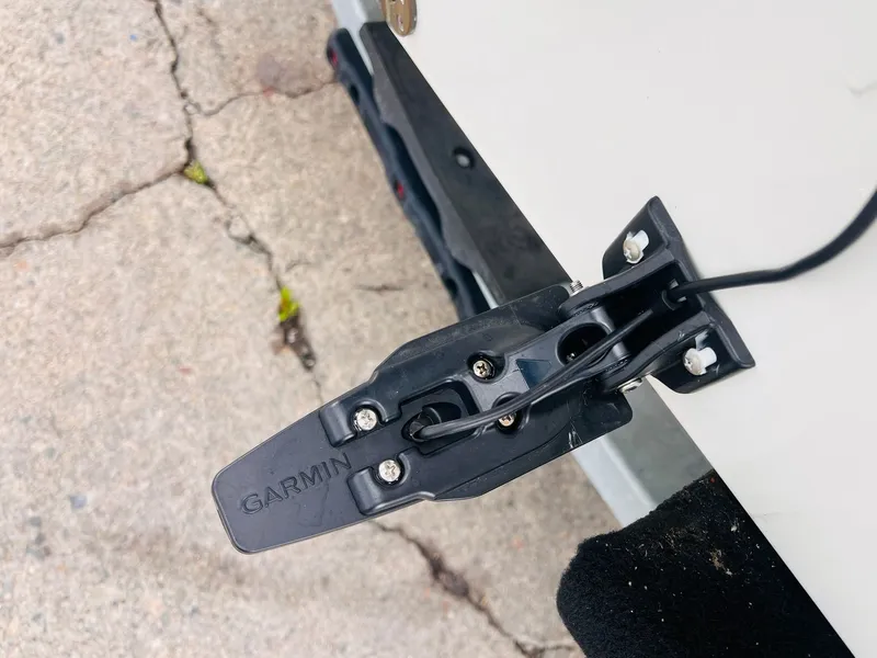 Slide: The Image of Bayliner Element M15 2023 - 11