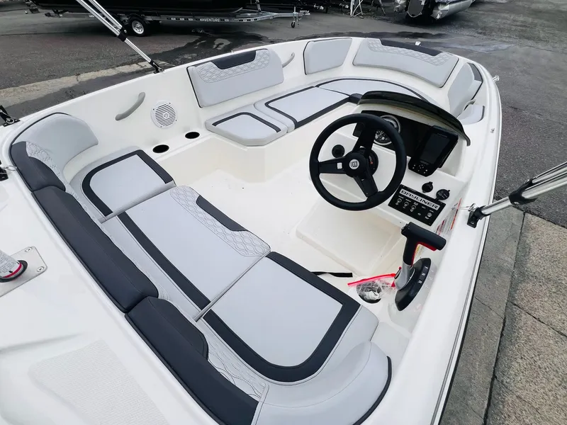 Slide: The Image of Bayliner Element M15 2023 - 24