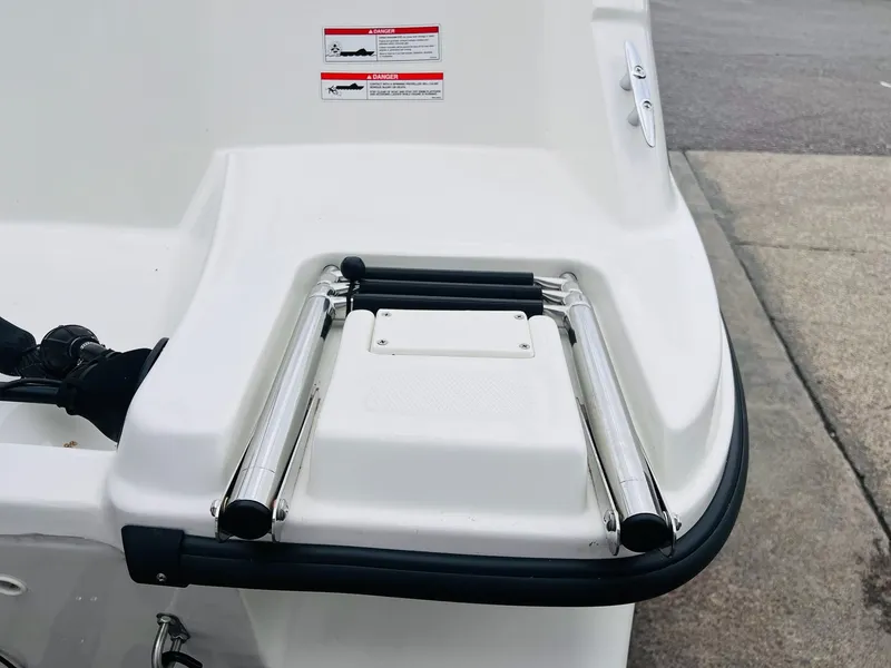 Slide: The Image of Bayliner Element M15 2023 - 3