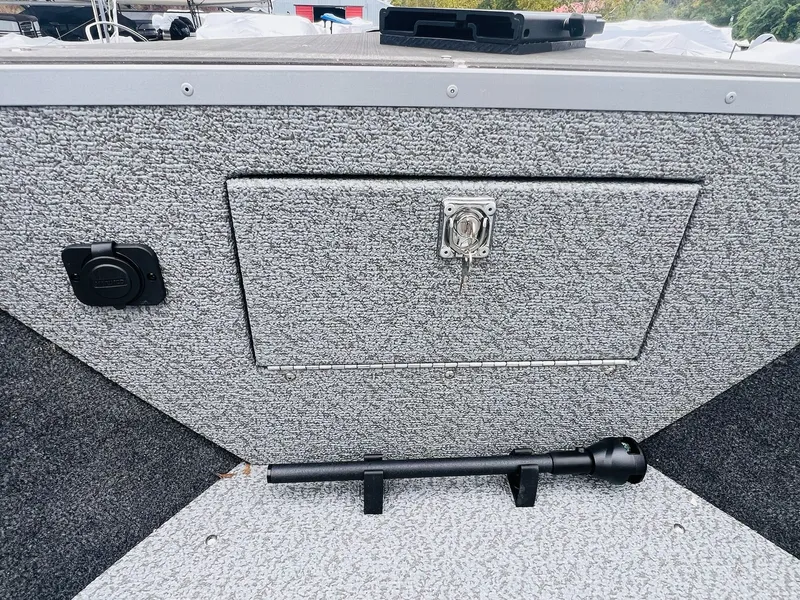 Slide: The Image of Starcraft Fishmaster 196 2025 - 12