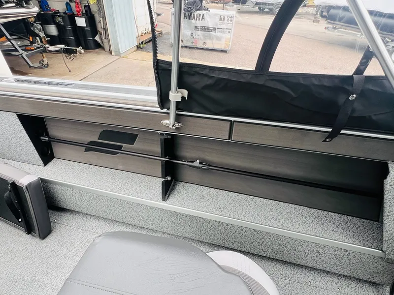 Slide: The Image of Starcraft Fishmaster 196 2025 - 15