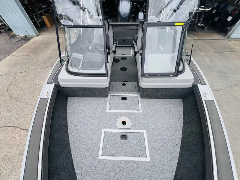 Slide: The Image of Starcraft Fishmaster 196 2025 - 17