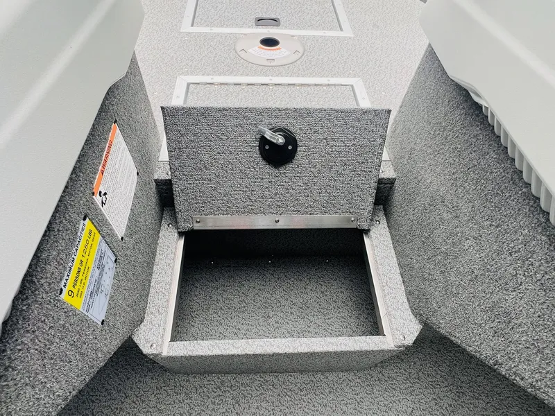 Slide: The Image of Starcraft Fishmaster 196 2025 - 2