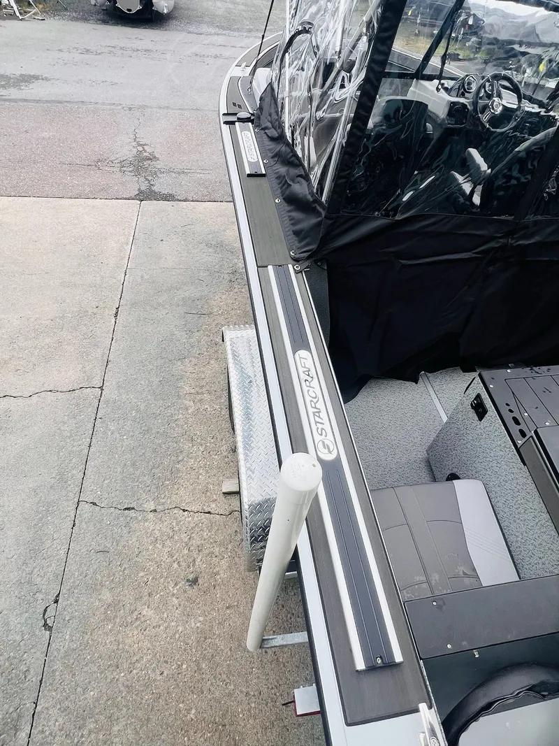 Slide: The Image of Starcraft Fishmaster 196 2025 - 20