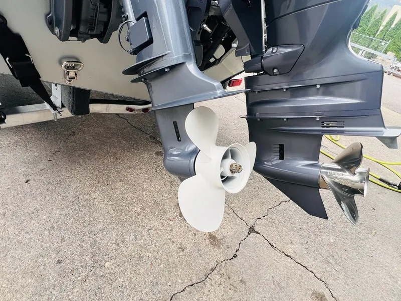 Slide: The Image of Starcraft Fishmaster 196 2025 - 21