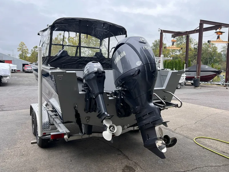 Slide: The Image of Starcraft Fishmaster 196 2025 - 25