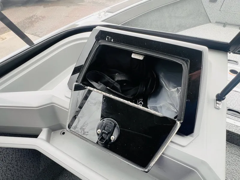 Slide: The Image of Starcraft Fishmaster 196 2025 - 28