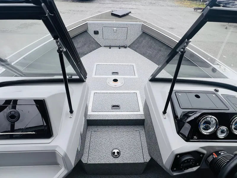 Slide: The Image of Starcraft Fishmaster 196 2025 - 31