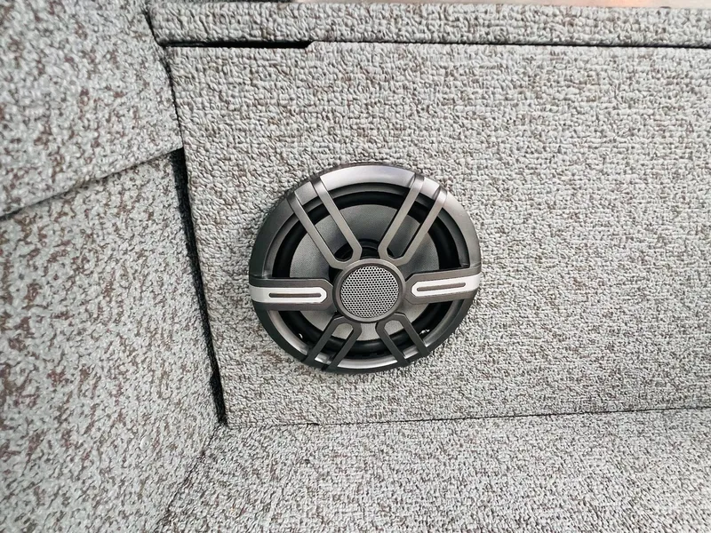 Slide: The Image of Starcraft Fishmaster 196 2025 - 45