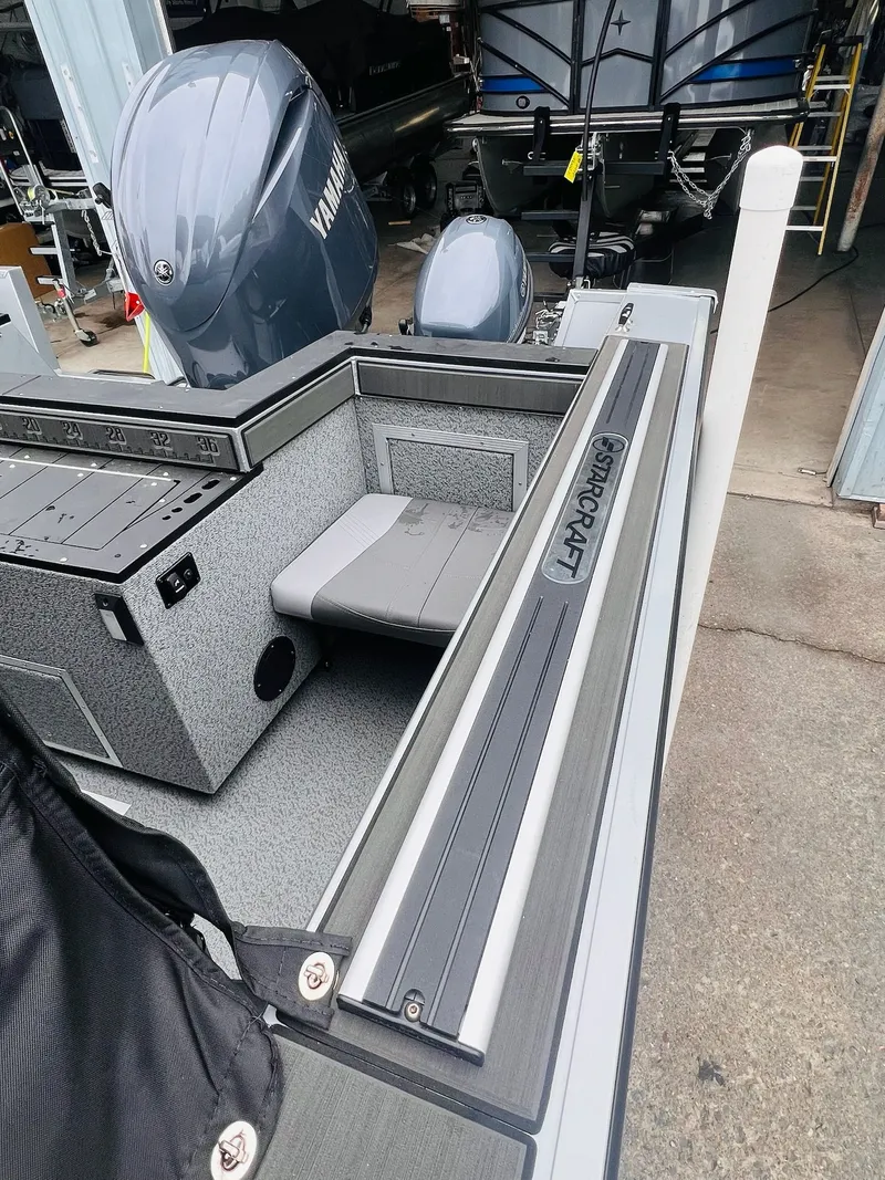 Slide: The Image of Starcraft Fishmaster 196 2025 - 5