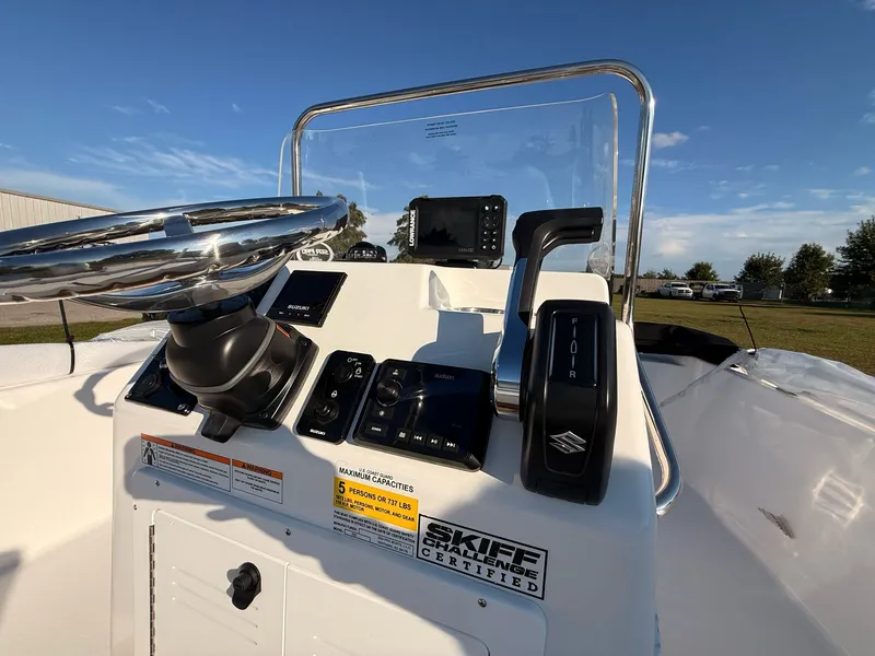 Slide: The Image of Sea Pro 172 Bay Series 2026 - 16