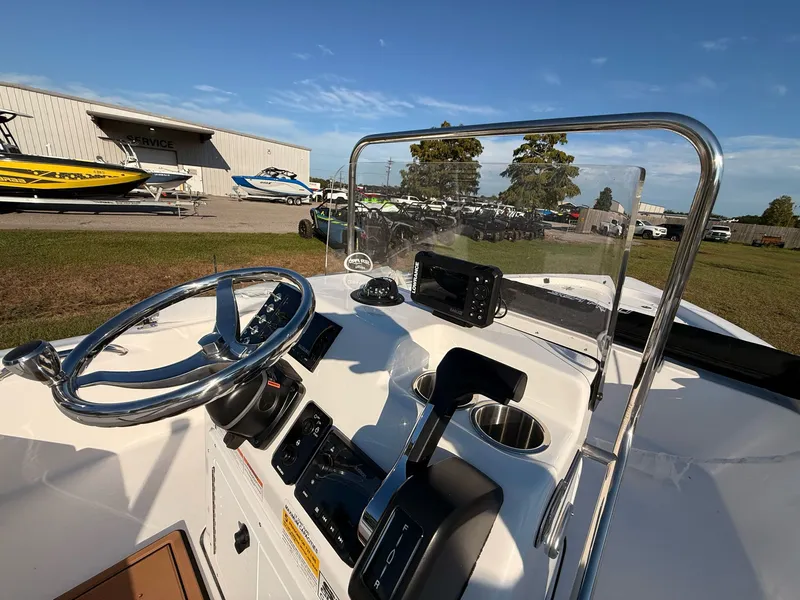 Slide: The Image of Sea Pro 172 Bay Series 2026 - 17