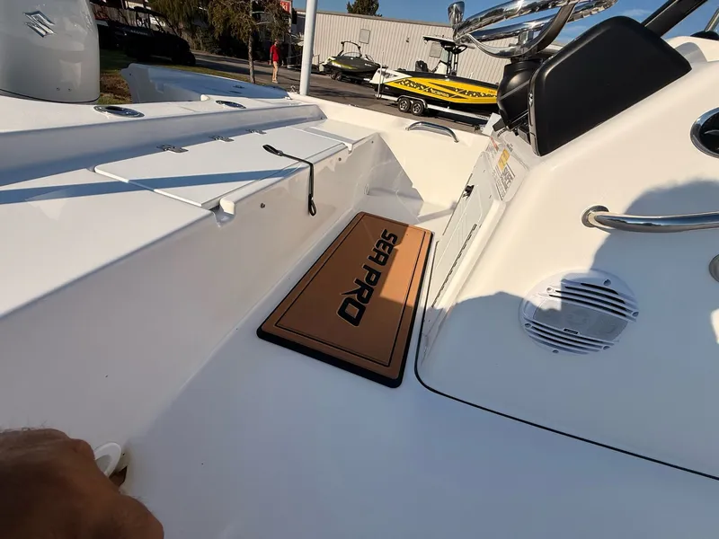 Slide: The Image of Sea Pro 172 Bay Series 2026 - 18