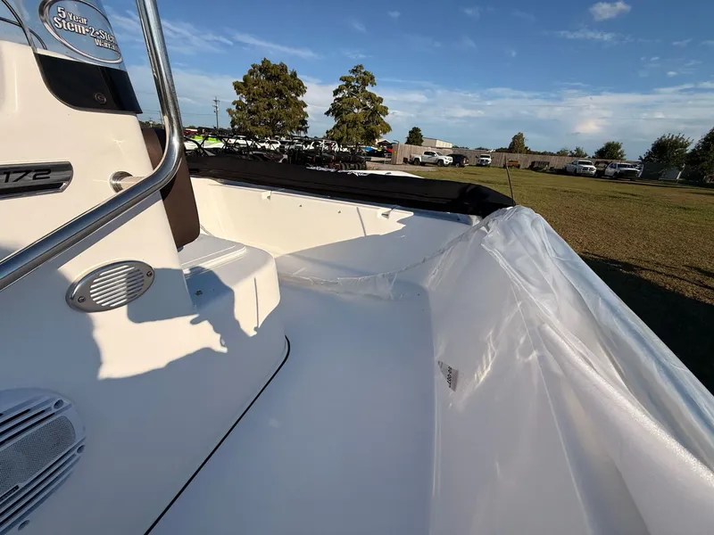 Slide: The Image of Sea Pro 172 Bay Series 2026 - 19